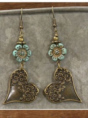 🎉 BOHO Czech & Bronze Mint Heart Charm Dangle Earrings